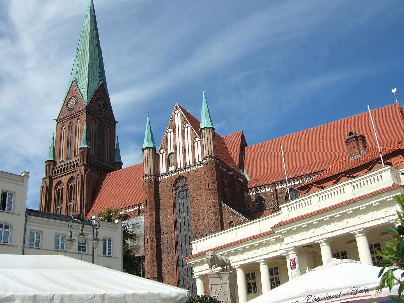 2009-08- (329).JPG - Der Schweriner Dom ...